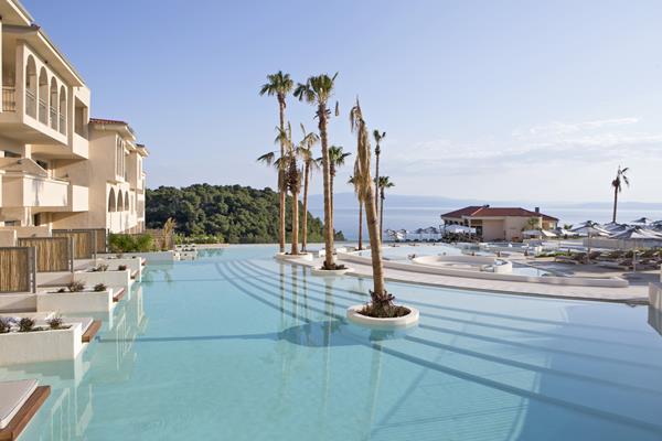 Cora Hotel & Spa Resort